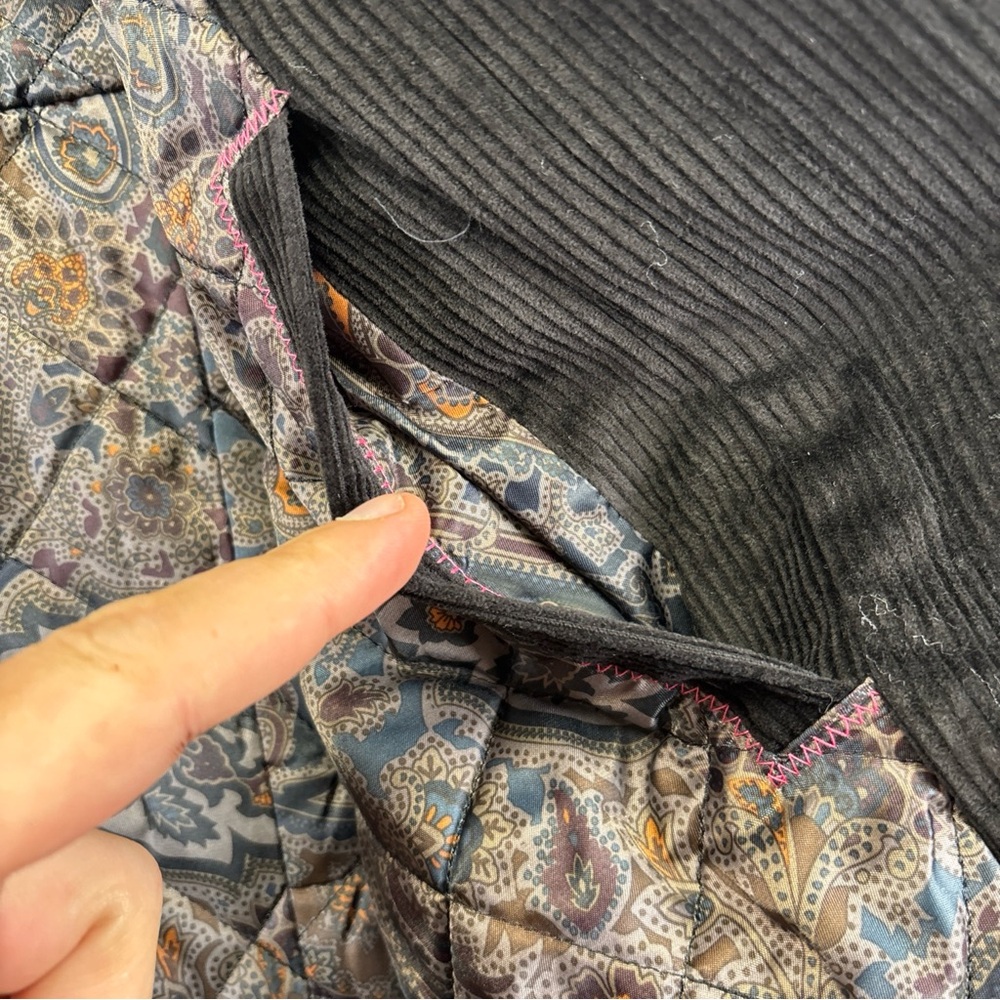 Robert Graham Black Corduroy barn Jacket with White Collar quilted - Picture 7 of 11